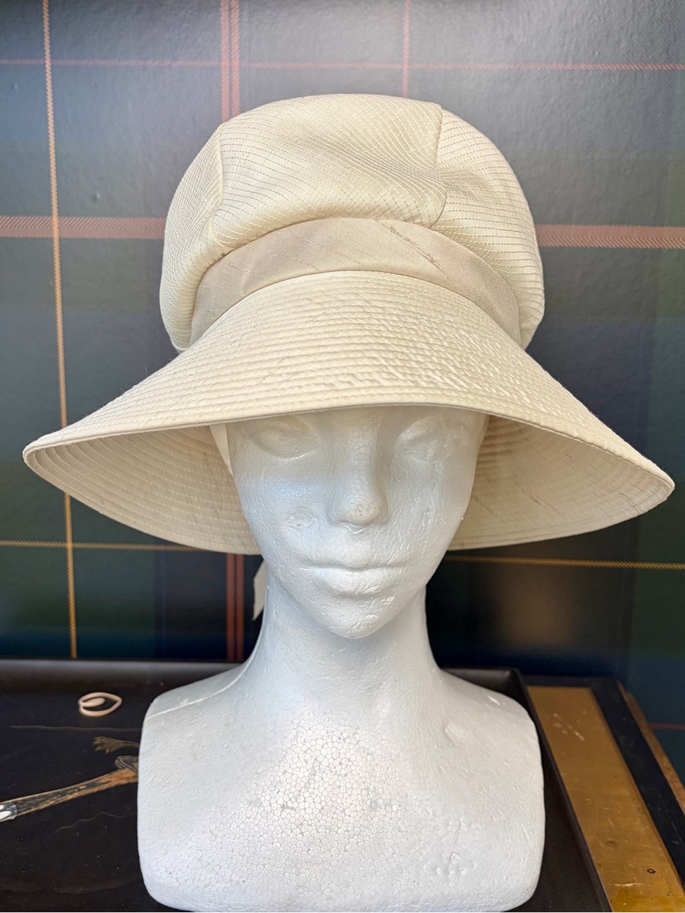 Schiaparelli Vintage 50/60s Wide-Brim Ribbed Sun Hat, ribbon Tail, 23”/58cm EUC🦄 - Picture 8 of 15